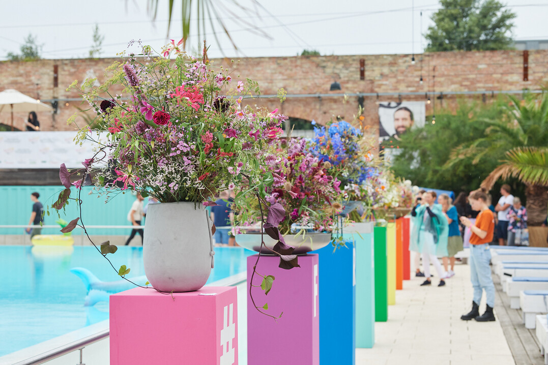 Die Deutsche Meisterschaft gilt als international beachtetes Forum fr kunstvolles Floral-Design und Handwerkskunst auf hchstem Niveau.