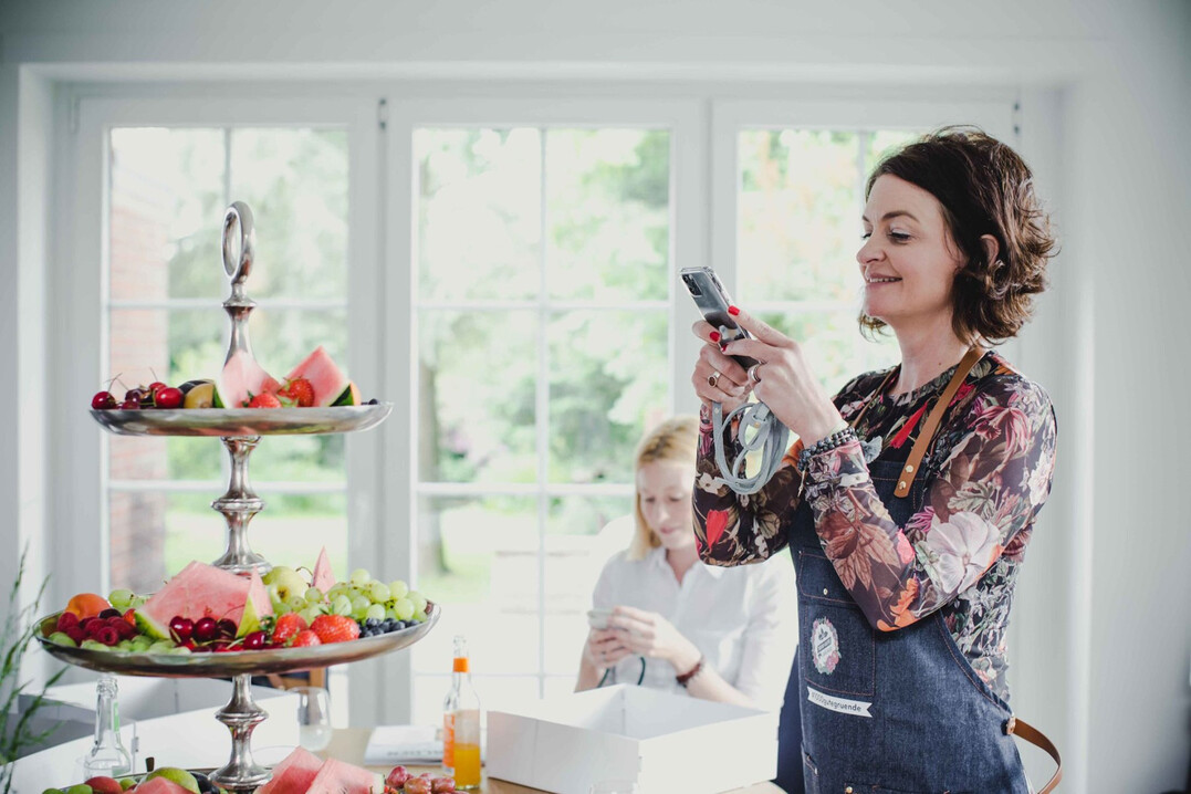 Denise von Frulein Ordnung (vorne) und Genevieve von Stylingkitchen (hinten)