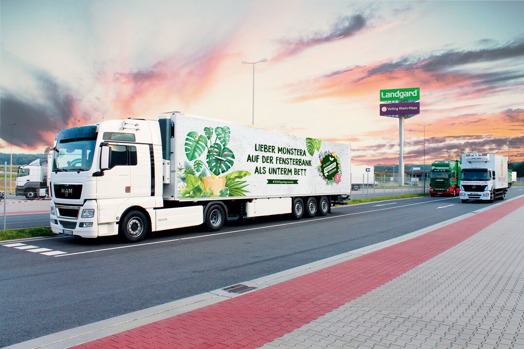 Lkw sind mit 1000 gute Grnde-Botschaft unterweg.