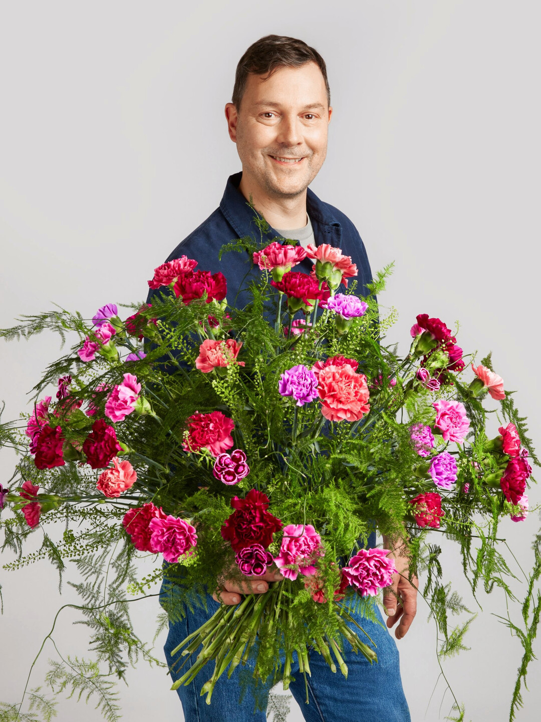 Im Strau Harmony in Pink zeigt Nicolaus Peters die lebendige Farbpalette der Nelke.