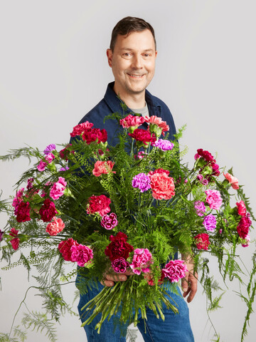 Im Strau Harmony in Pink zeigt Nicolaus Peters die lebendige Farbpalette der Nelke.