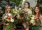 Der erste Platz ging an Mona Fiebich (Mitte), Blumen Pleuger GmbH in Freiburg, auf dem zweiten Platz folgt Jennifer Wehrbach (r.) von Stielsicher Floristik & Accessoires in Jagsthausen. Dritte wurde Waleria Schneider (l.) vom Blumenhaus Mayer in  Friedrichshafen.
