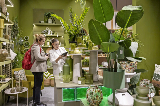 Im Februar 2026 laden die internationalen Konsumgtermessen Ambiente, Christmasworld und Creativeworld zum Branchentreff nach Frankfurt am Main.