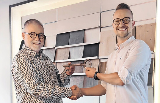Arne Zarnhausen (r.) folgt auf Matthias Golze (l.) in der Geschftsleitung von sg Ladenbau. 