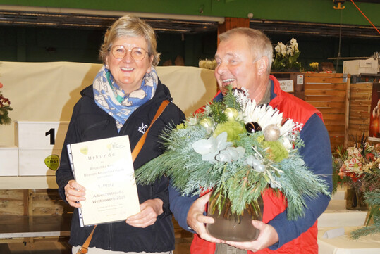 Anuschka Koob und Horst Weidemann, Ehrenvorsitzender des BGM Mannheim, bei der Siegerehrung