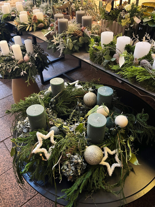 Gefragt waren klassische Designs mit Tannengrün ebenso wie natürliche und moderne Varianten.