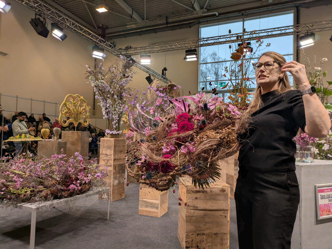 Die Schwedin Sara-Lisa Ludvigsson mit ihrem Strauß.