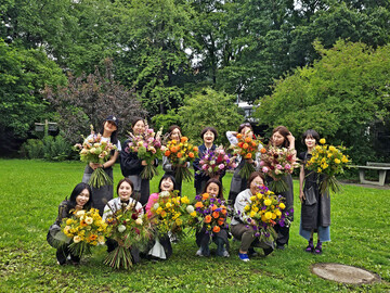 Die zw�lf Sch�lerinnen des Lehrgangs 2025. 