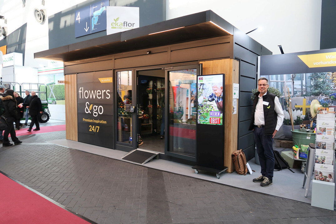 Auf großes Interesse stieß der 24/7-Shopcontainer der Ekaflor – ein komplett ausgestattetes Mini-Blumengeschäft, mit dem sich an hochfrequente Standorte, etwa Supermarktplätze oder Tankstellen, expandieren lässt.