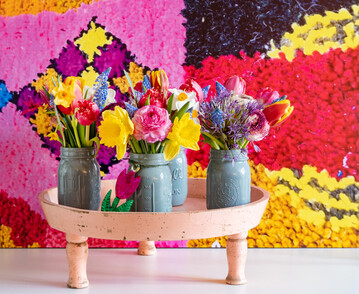 Blumenarrangements sind farbintensiv, vorzugsweise ppig und mit gefllten Blten. Strue, aber auch einzelne Blumen, sind auf jeden Fall Hingucker. Das gilt auch fr blhende Pflanzen.