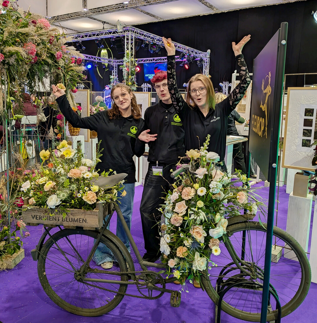 Die Auszubildenden des dritten Lehrjahres des BSZ Dresden zeigten Hochzeitsfloristik