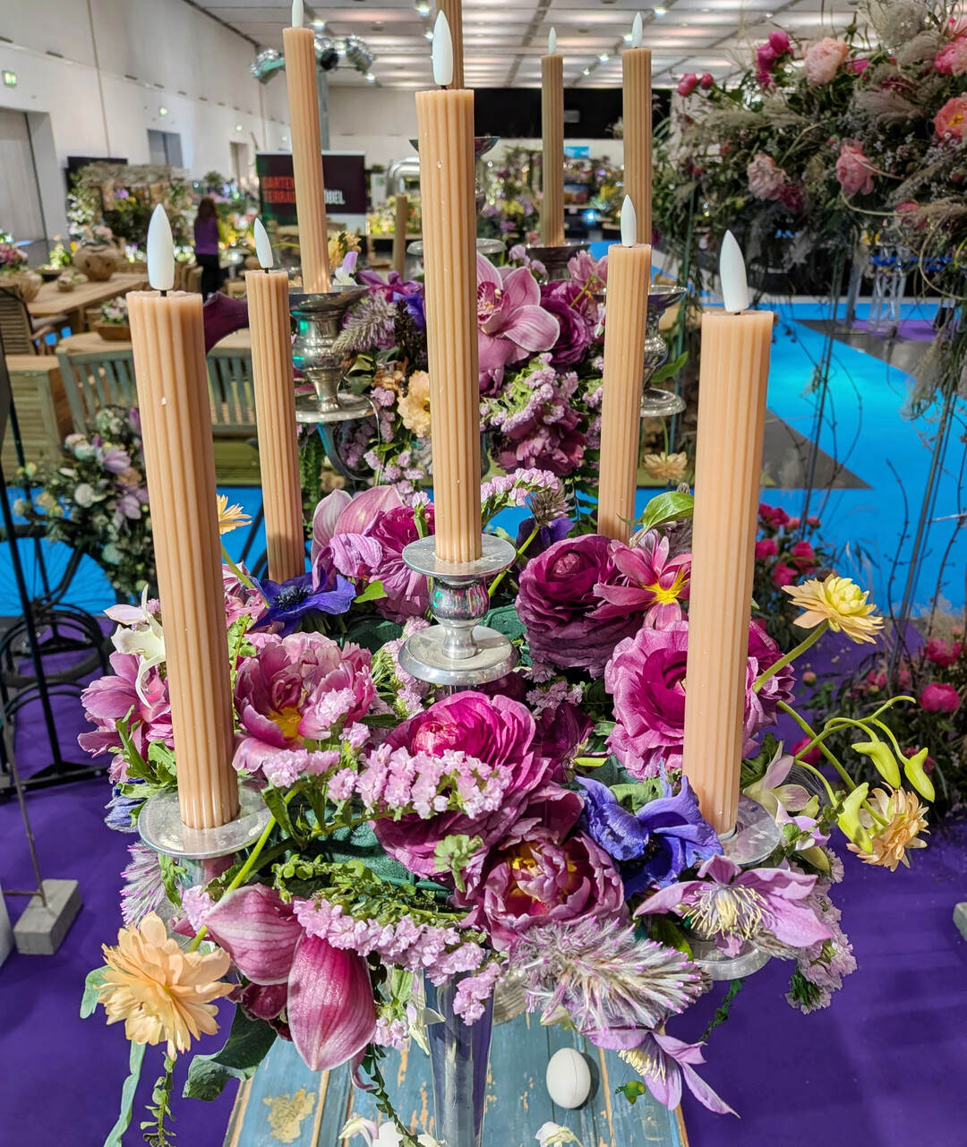 Die Auszubildenden des dritten Lehrjahres des BSZ Dresden zeigten Hochzeitsfloristik