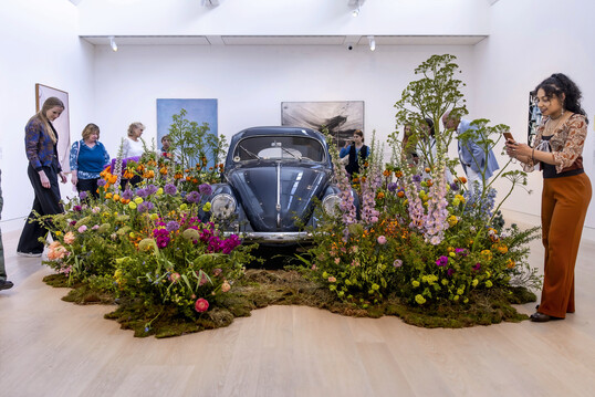 Im Aufbruch, Dominik Zelles, Victor Breuer Floristikmeister //VW K�fer Ovali, Export Modell