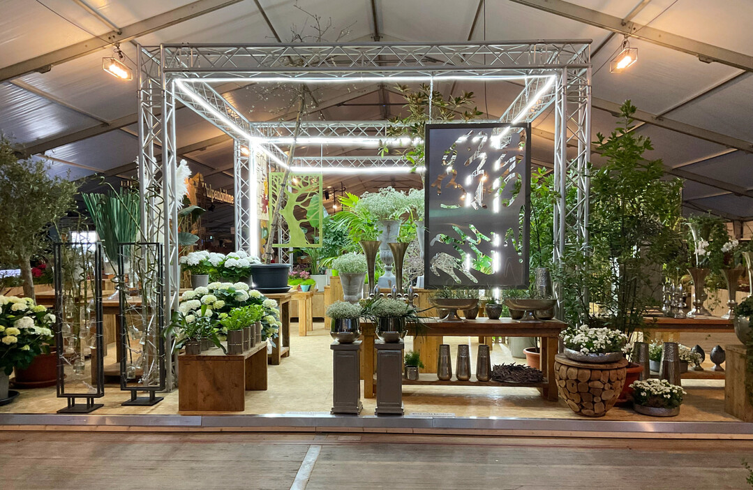 Am Abend vor der Er�ffnung stand die erste Hallenschau der LGS Neuss. 