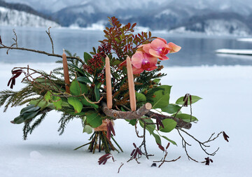 Ein guter Teil unserer Arbeit ist es, Traumbilder zu verwirklichen, sagt Gabriele Kubo und trumt: Strue im Schnee, mit warmem Kerzenlicht darin, wie romantisch ist das? Im Halbdunkel, am verschneiten See?