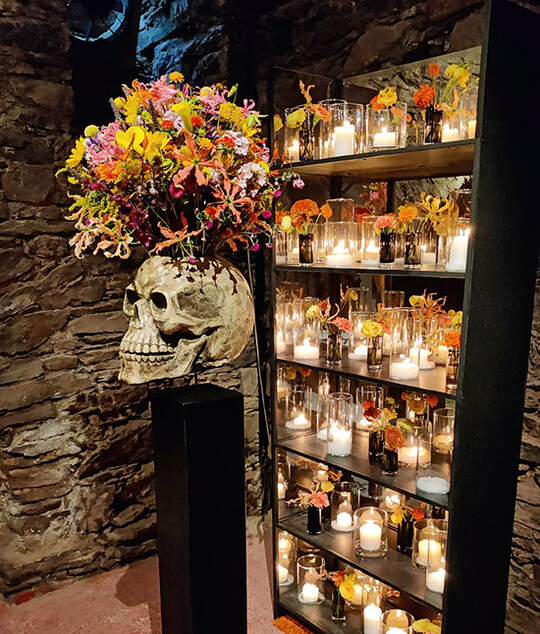 Tamara Wellink lie sich vom Da de Muertos in Mexiko zu ihrer Trauerarbeit inspirieren. Die Trauerfloristik sollte offen fr neue Wege sein, so die Floristmeisterin.
