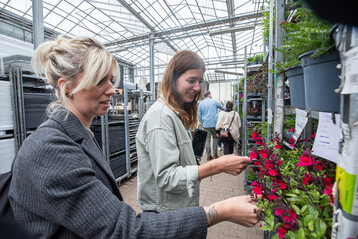 Ganz nah der Pflanzenproduktion  mehrmals im Jahr gibt Landgard Food- & Flower-Influencern die Mglichkeit, einen Blick hinter die Kulissen der Branche zu werfen.