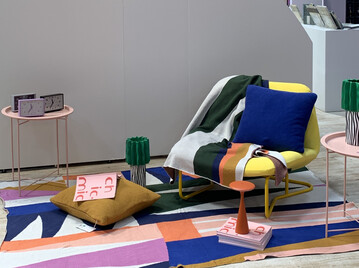 Die Produktpalette bei Chicmic, Friedberg , wchst stetig und bekommt im Herbst vor allem wohnlichen Zuwachs  LED-Leuchten, Plaids, Kissen und Wanduhren im Colourblocking-Trend. 
<a href="https://www.chicmic.de" target="_blank" >www.chicmic.de</a>