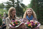 Anja Heil, die Organisationsleitein des Gartenfests (links), und Schirmherrin Floria Landgräfin von Hessen