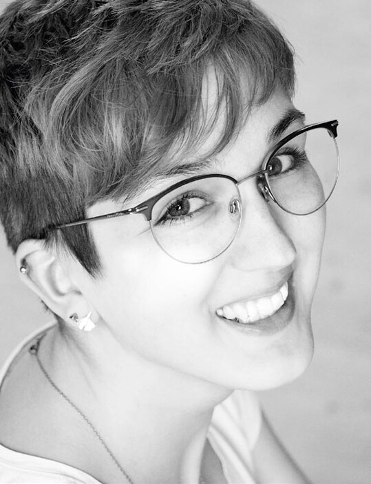 Leonie Dorfferaus Kirchheim/Teck schloss die AoF 2021 mit zwei Auszeichnungen ab. Meine ganze Gestaltung, jeder Gedankengang haben seit der AoF eine andere Richtung eingeschlagen, sagt die Floristmeisterin, denn Nicole von Boletzky habe nachvollziehbar vermittelt, wie Gestaltung funktioniert.