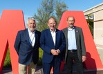 Gaben gemeinsam einen Rückblick auf die BUGA Mannheim 2023, von links: Jochen Sandner (Geschäftsführer der Deutschen Bundesgartenschau Gesellschaft), Christian Specht (Oberbürgermeister von Mannheim) und Michael Schnellbach (Geschäftsführer der BUGA 23).
