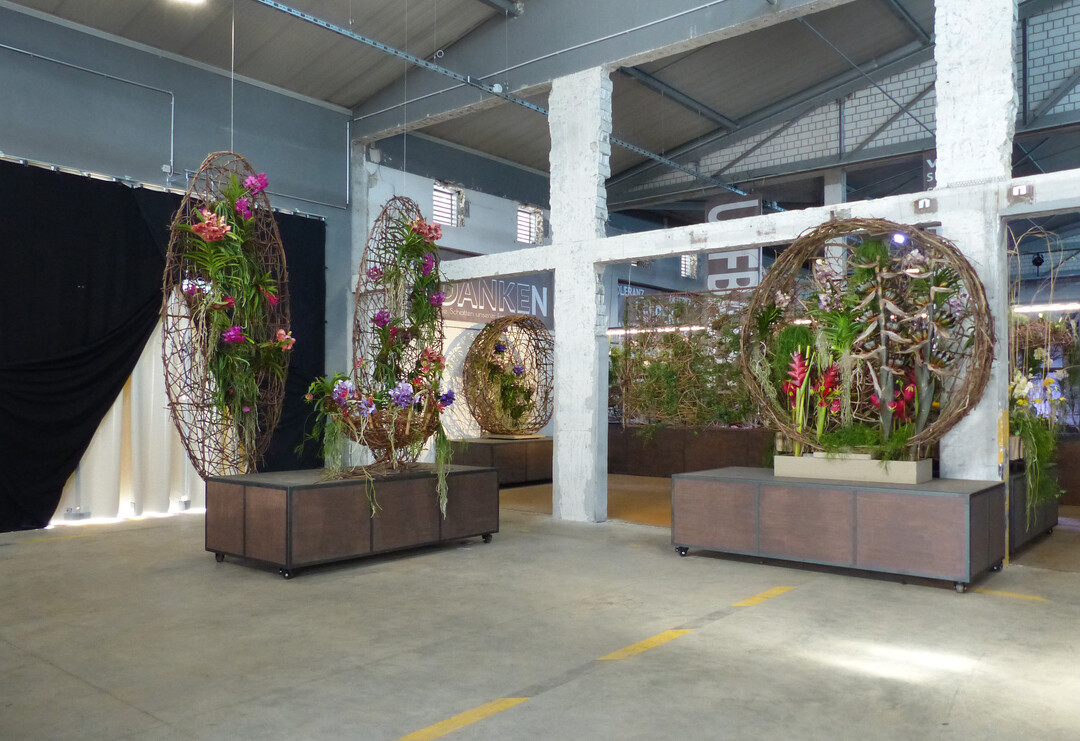 Ansichten der Hallenschau 2 Uffbasse in der ehemaligen Militrhalle auf dem Spinelli-Gelnde.