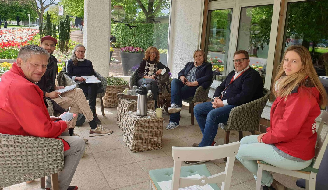   Zur Vorbereitung des Floristen-Wettbewerbs und zur Besichtigung der Blumenhalle trafen sich die Mitglieder des FDF-Veranstaltungsausschusses und die BUGA-Verantwortlichen (v.l.n.r.): Uwe Spickermann, Oliver Ferchland, Andrea Marchand, Nicola Fink, Cornelia Pommerenke, Rdiger Eckhardt  und Corinna Klein. 
