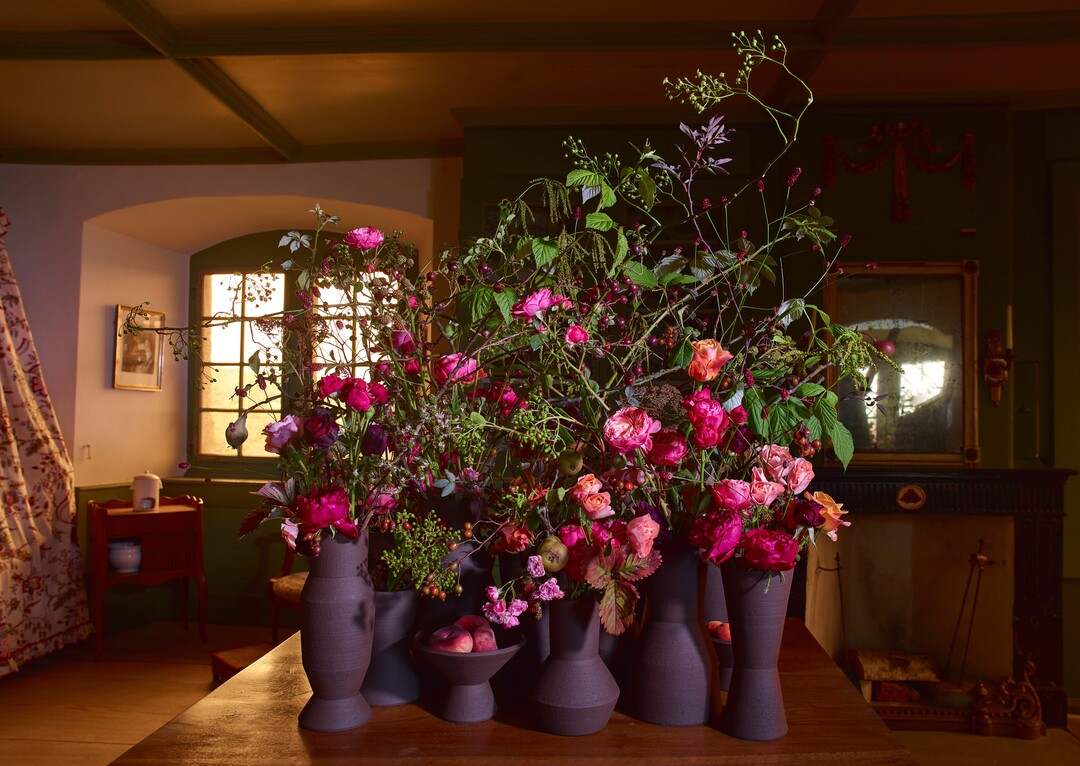   Claudia Morgenthaler gestaltete die Blumendekoration im Eckzimmer des Schlosses.