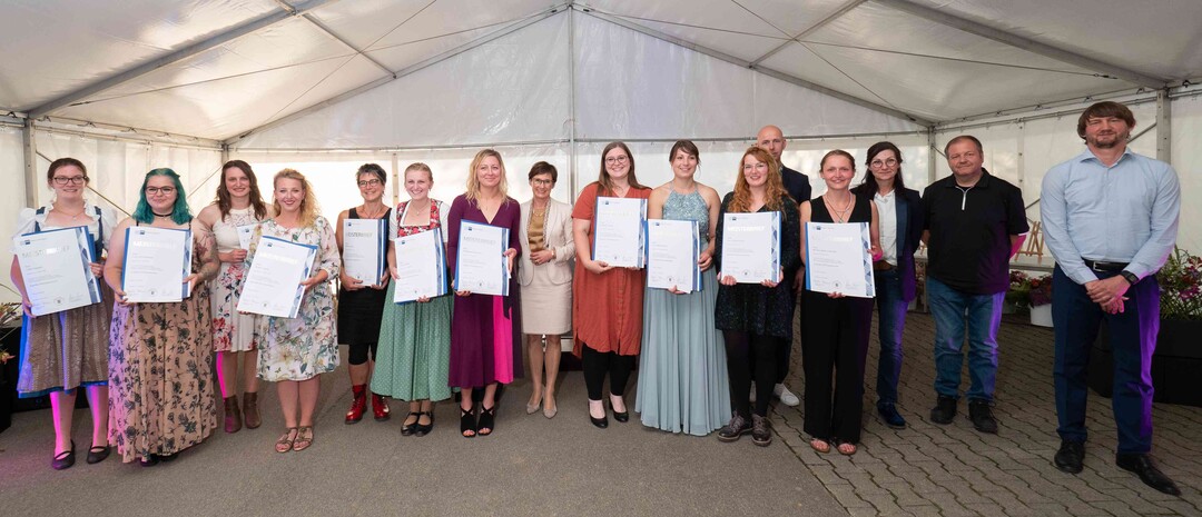 Alle elf Floristinnen haben jetzt den Meisterbrief in der Tasche.