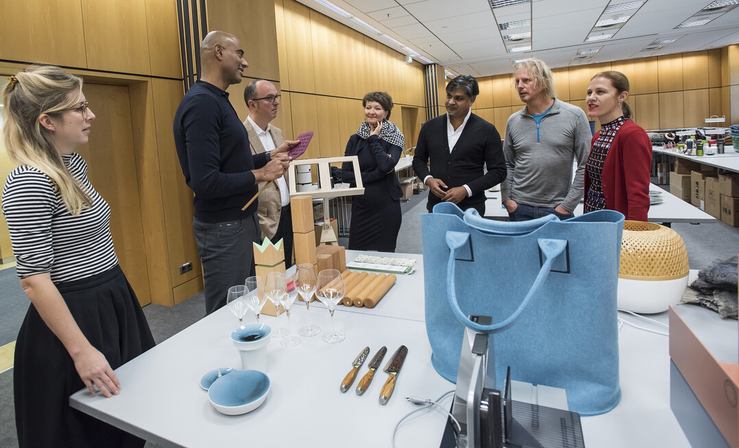 Design Plus Jury (v. l. n. r.: Mimi Sewalski, Prof. Mark Kwami, Lutz Dietzold, Prof. Karin-Simone Fuhs, Satyendra Pakhalé, Holger Danneberg, Susanne Björklund)