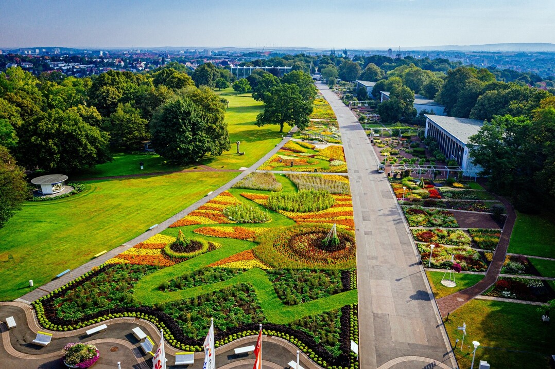    egapark Erfurt: Das groe Blumenbeet (Luftaufnahme)   