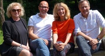 Heike Damke-Holtz aus Bremen, Klaus Peter Schmidt aus Berlin, Nicola Fink und Thomas Ratschker tagten bei sommerlichen Temperaturen im FloristPark.