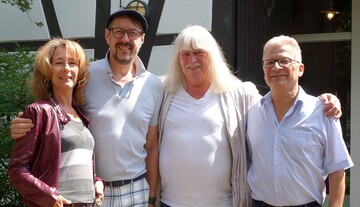 Nicola Fink, Manfred Hoffmann, Piet van Kampen und Michael Rhein (v.l.n.r.) haben sich im FloristPark auf die IPM vorbereitet. 