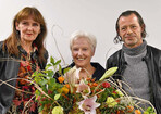 Die Preisträger 2020 und 2021 bei
der Preisverleihung im Oktober 2021
an der Fachschule für Blumenkunst in
Weihenstephan (v.l.n.r): Ulla Keim,
Charlotte Vögele und Dieter Groner.