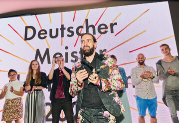 Die Deutsche Meisterschaft der Floristen fand 2022 in Berlin statt. Nun stehen Termin und Austragungsort fr 2024 fest: Die DMF findet am 16. und 17. August im Bikini in Berlin statt.<br>