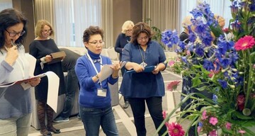 Auf Florint-Seminaren knnen sich Floristen fr die professionelle Bewertung floristischer Werkstcke qualifizieren.