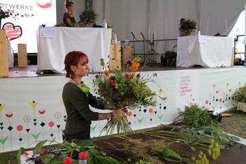 Auf der LGS Kamp Lintfort fand der letzte Nachwuchswettbewerb vom FDF LV NRW statt, nun zeigen die Jungfloristen auf der LGS Hxter ihr Knnen.