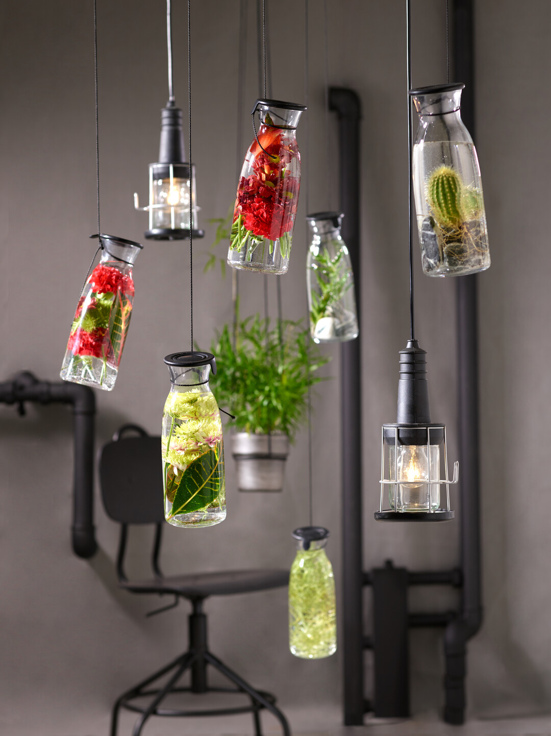 Flower Bombs: Dieses Ensemble ist Flower Art fr ein modernes Interieur im industrial style. Die starken