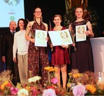 Melissa Leppe, Sabrina Kleibner und Sandra Berger bei der Siegerehrung.