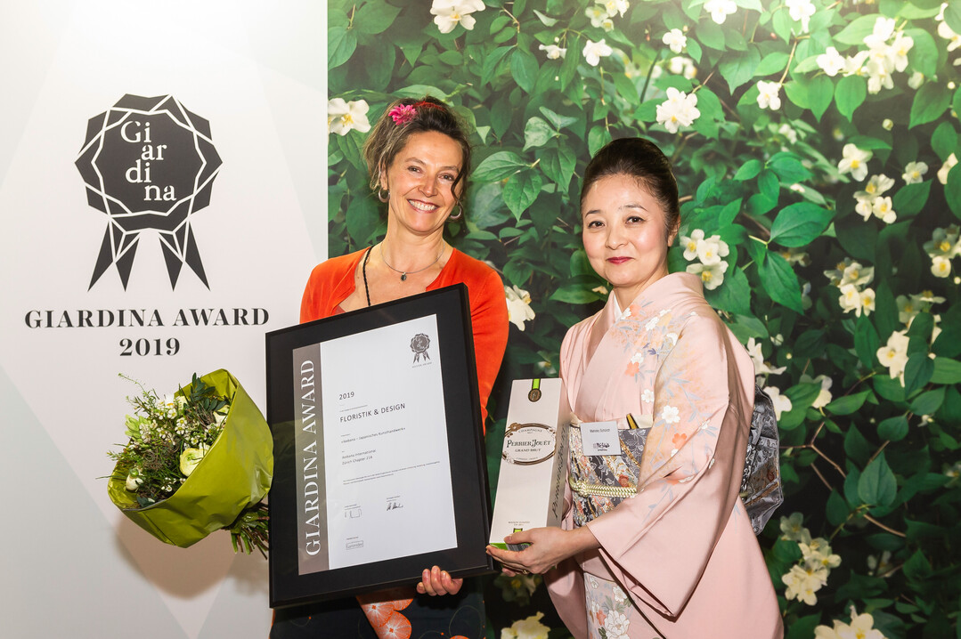 Die Ikebana International Zuerich Chapter 214 gewinnt den Award in Silber