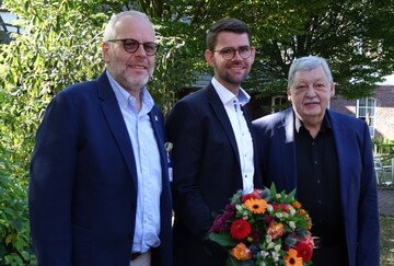 Michael Liebrich mit Klaus Gtz (links) und Helmuth Prinz whrend des FDF-Bundeskongresses 2019 im FloristPark in Gelsenkirchen.