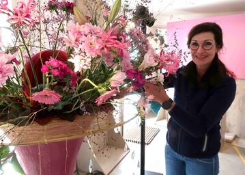 Gabriele Haufe hatte die Gesamtleitung fr die Blumenschauen in berlingen. Die letzte Hallenschau gestaltete sie mit ihrem Team und Ehrenamtlichen.