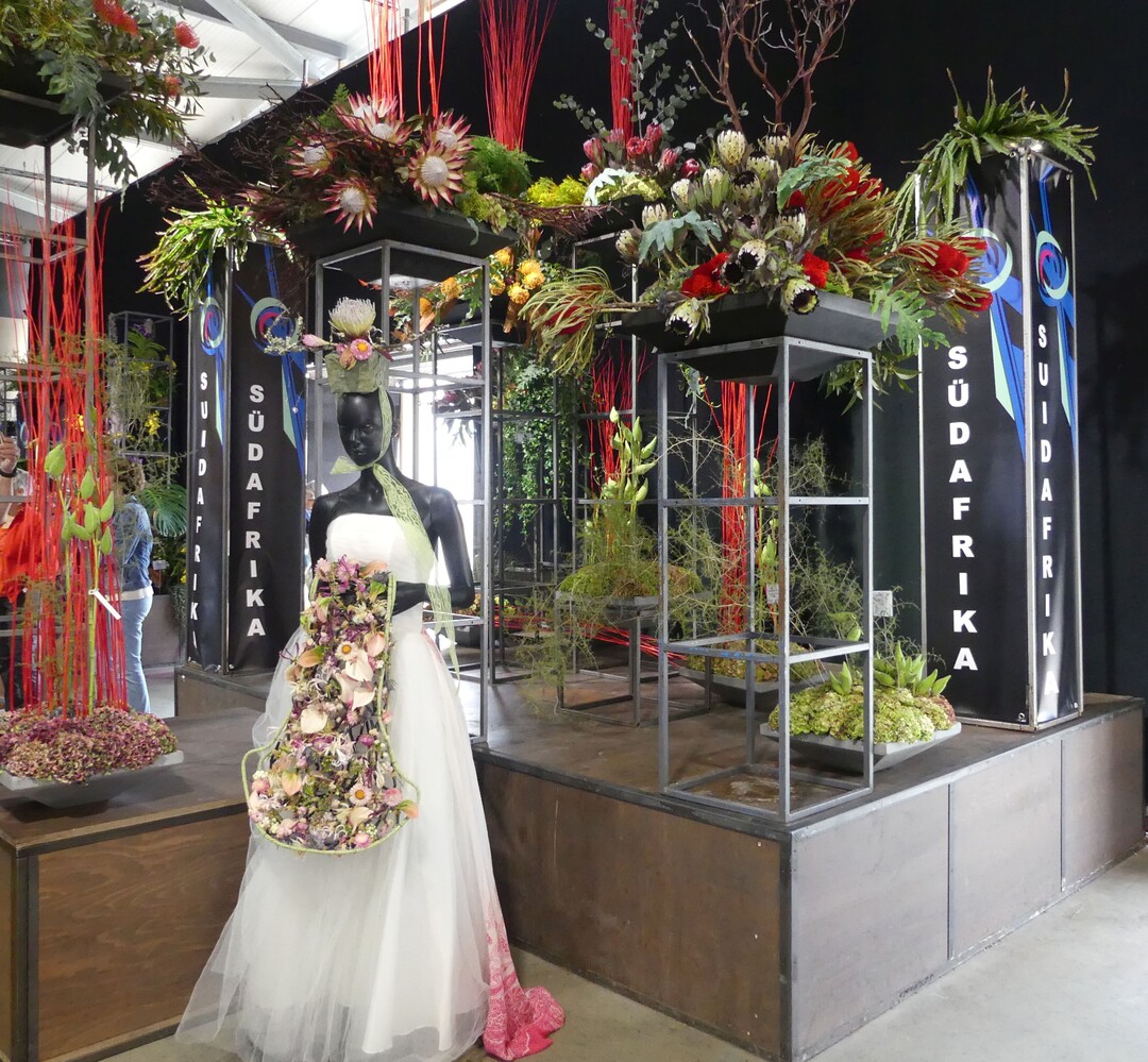 Bei der Hallenschau Wohin geht Deine Reise zeigen angehende Florist*innen aus Korea sowie deutsche Floristi*innen ihre Handwerkskunst.