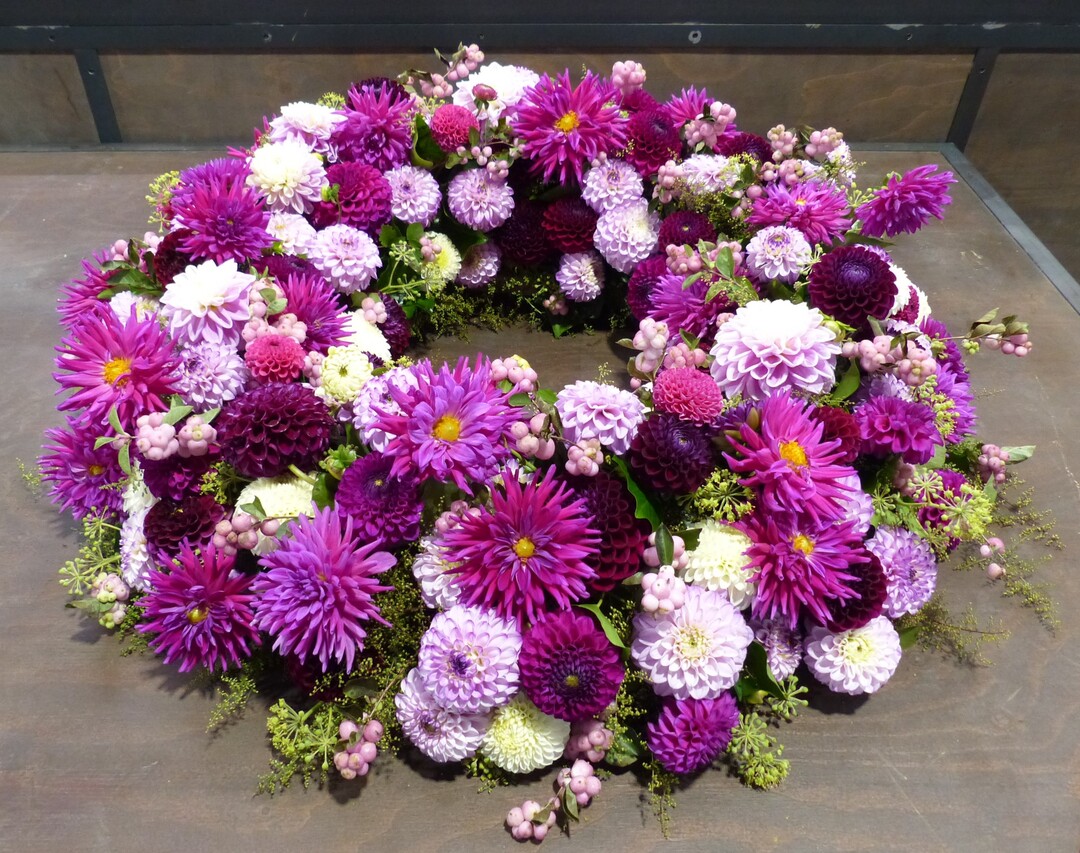 Ausgezeichneter Dahlienkranz: Blumen & Grtnerei Zrn aus Mckmhl erhielt den Ehrenpreis 
des FDF.