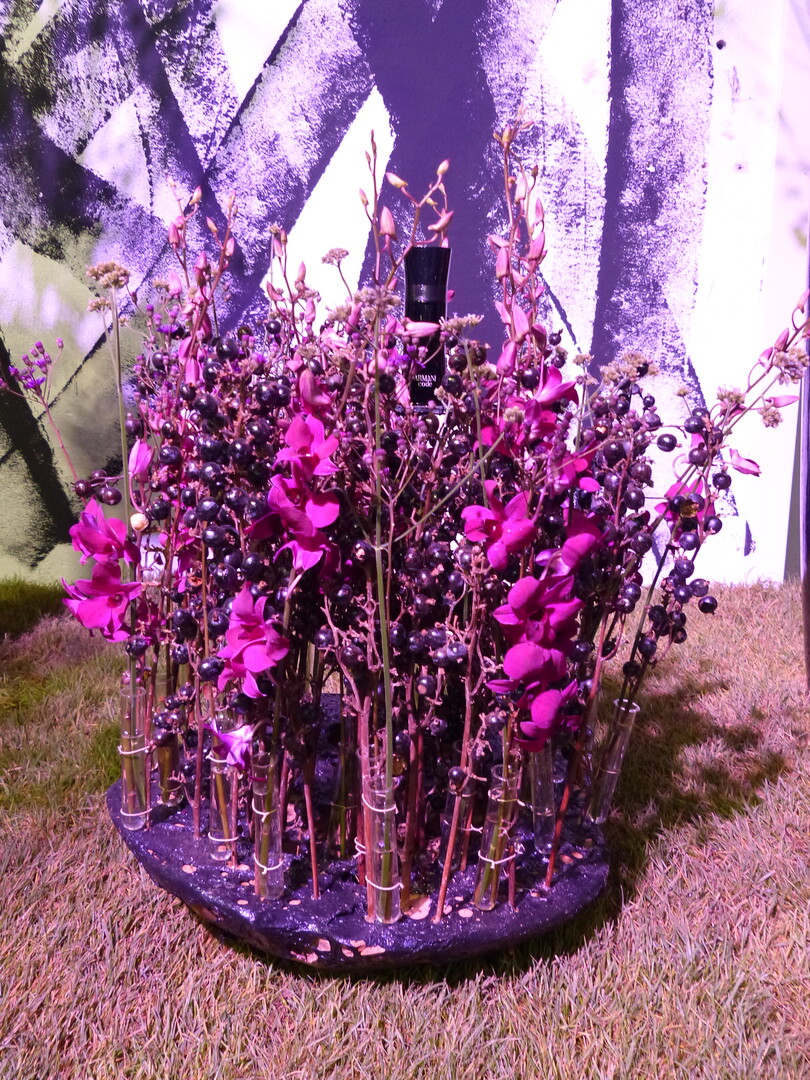 Das Team Creativ # back to black von Andrea Hette erhielt die Groe Goldmedaille der DBG fr die beste floristische Umsetzung des Wahlthemas.