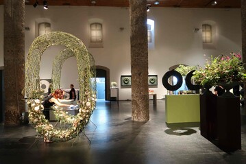 Die Werkstcke werden im historischen Salzlager in Hall in Tirol ausgestellt.