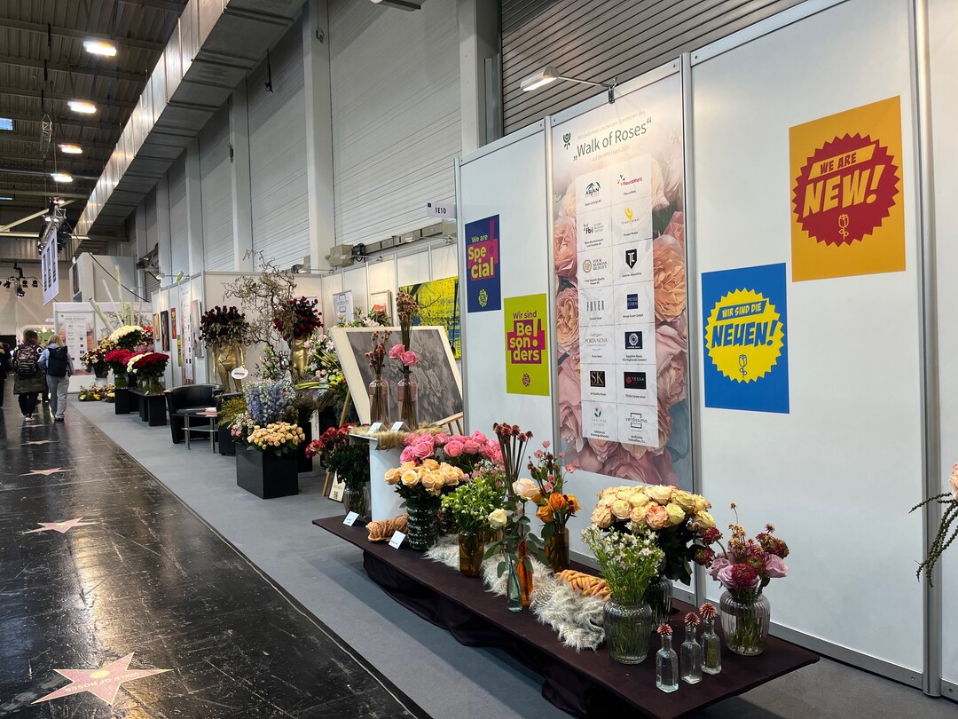 Verwirklicht hat der BGI die blhende Prsentation mit Untersttzung von Ausstellern des BGI Trade Centers, internationalen Rosenlieferanten und der Messe Essen.