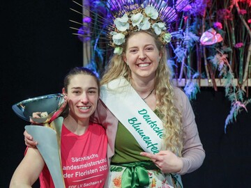 Jennifer Mhlbauer mit der Deutschen Blumenfee