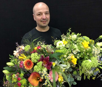 Josef Dirr gewinnt die ersten Runde der Flower Battles