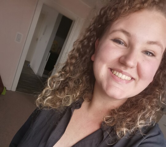 Laura Bruns ist ausgebildete Floristin und seit fnf Jahren bei Blumen Gerling in Bckeburg angestellt.